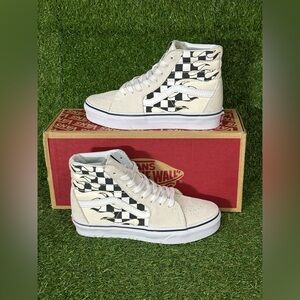 VANS SK8 HI CHECKERBOARD FLAME , SIZE 4 MENS, 5.5 WOMENS , TRUE WHITE/ BLACK